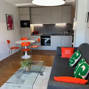 Bel Et Place De Parking Au Coeur D'annecy Appartement